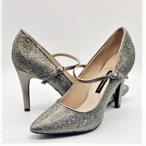 DANA Buchman Anckle Buckle Heel